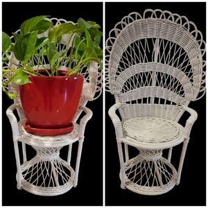 Vintage Rattan Fiddlehead White Wicker Peacock Fan Chair Plant‎ Stand